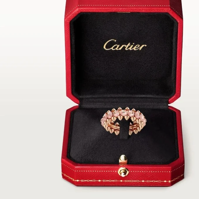 Bague Clash de Cartier, calcédoine rose