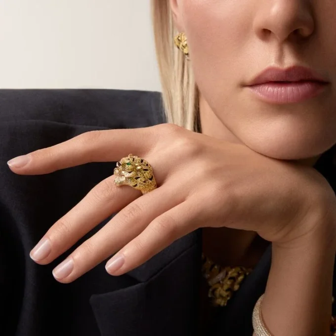 Bague Faune et Flore de Cartier, diamants jaunes, orange et bruns, pavés