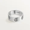 Bague Love – Or blanc, modèle classique | Cartier US