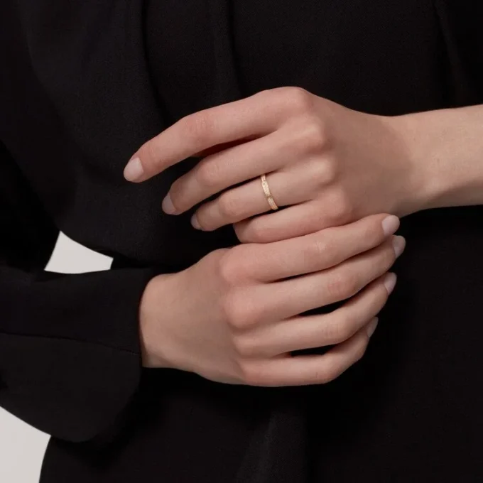 Bague Love, petite taille – Or jaune, diamants – Cartier