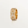 Bague Maillon Panthare, 3 demi-rangées pavées de diamants – Or rose, diamants – Cartier