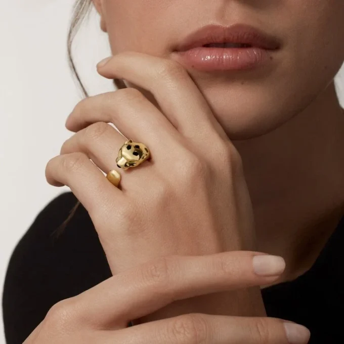 Bague Panthère de Cartier en or jaune et onyx | Cartier US