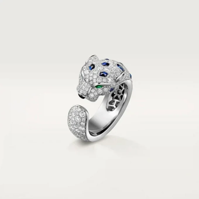 Bague Panthère de Cartier, modèle moyen, demi-sertie