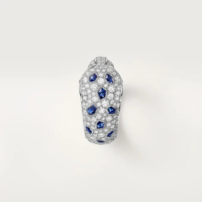 Bague Panthère de Cartier, modèle moyen, demi-sertie