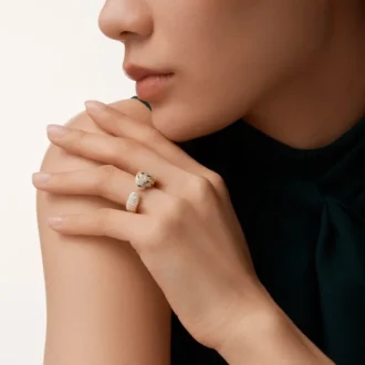 Bague Panthère de Cartier, modèle moyen, pavée