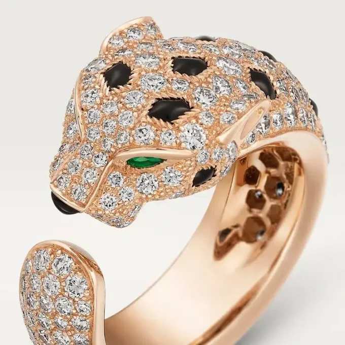 Bague Panthère de Cartier, modèle moyen, pavée