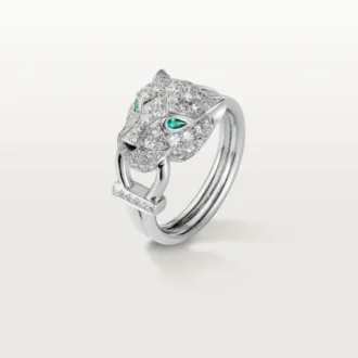 Bague Panthère de Cartier – Or blanc, diamants, émeraudes, onyx – Cartier