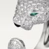 Bague Panthère de Cartier – Or blanc, diamants, émeraudes, onyx – Cartier