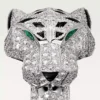 Bague Panthère de Cartier – Or blanc, diamants, émeraudes, onyx – Cartier