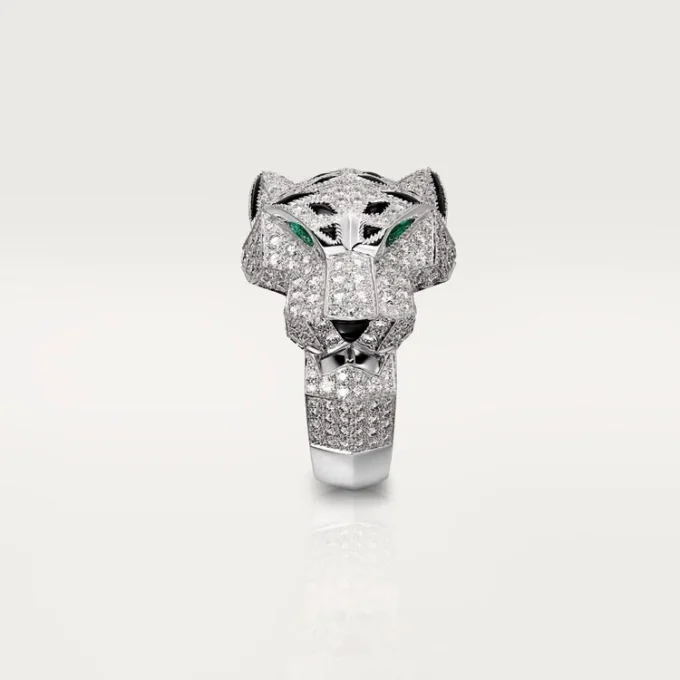 Bague Panthère de Cartier – Or blanc, diamants, émeraudes, onyx – Cartier