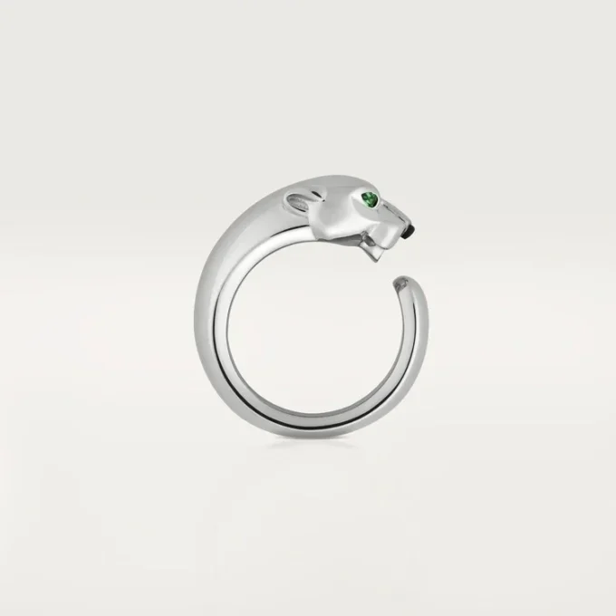 Bague Panthère de Cartier – Or blanc, grenats tsavorites, onyx – Cartier
