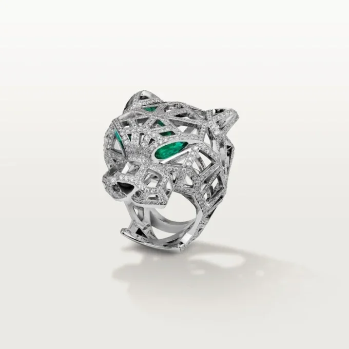 Bague Panthère de Cartier – Or blanc, émeraudes, onyx, diamants – Cartier