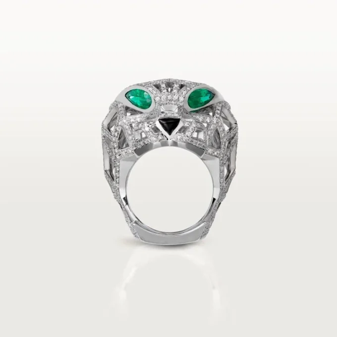 Bague Panthère de Cartier – Or blanc, émeraudes, onyx, diamants – Cartier