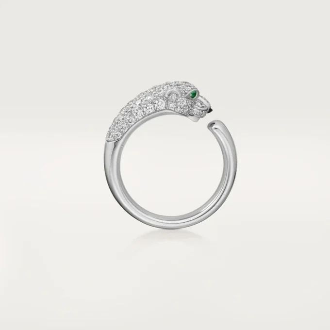 Bague Panthère de Cartier – Or blanc, émeraudes, onyx, diamants – Cartier
