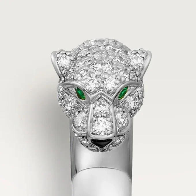 Bague Panthère de Cartier – Or blanc, émeraudes, onyx, diamants – Cartier