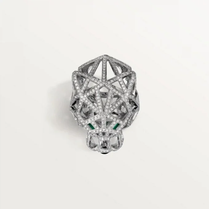 Bague Panthère de Cartier – Or blanc, émeraudes, onyx, diamants – Cartier