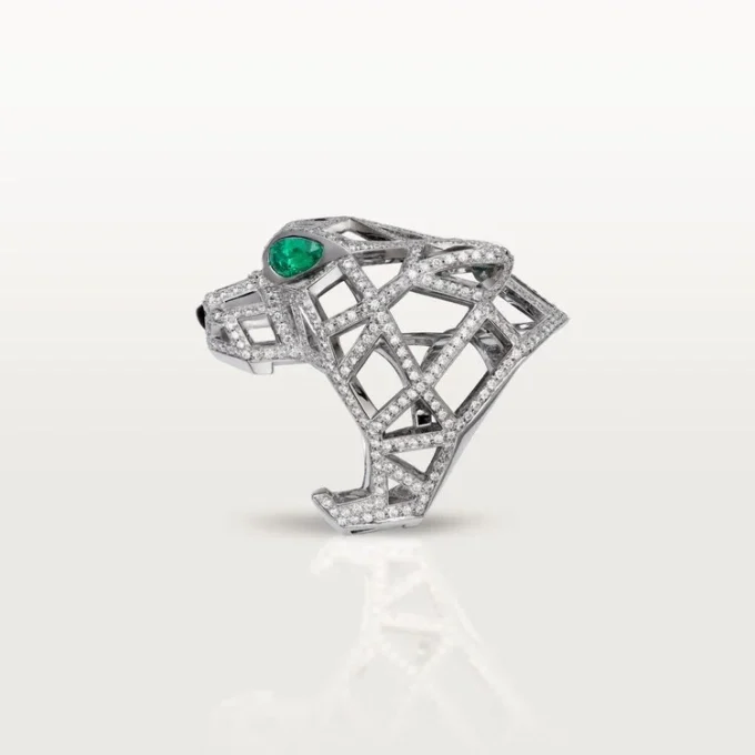 Bague Panthère de Cartier – Or blanc, émeraudes, onyx, diamants – Cartier