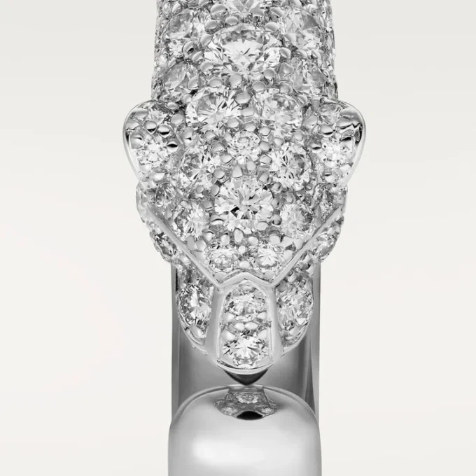 Bague Panthère de Cartier – Or blanc, émeraudes, onyx, diamants – Cartier