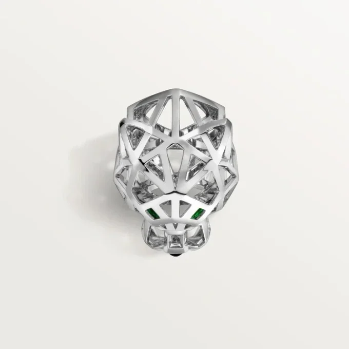 Bague Panthère de Cartier – Or blanc non rhodié, grenats tsavorites, onyx – Cartier