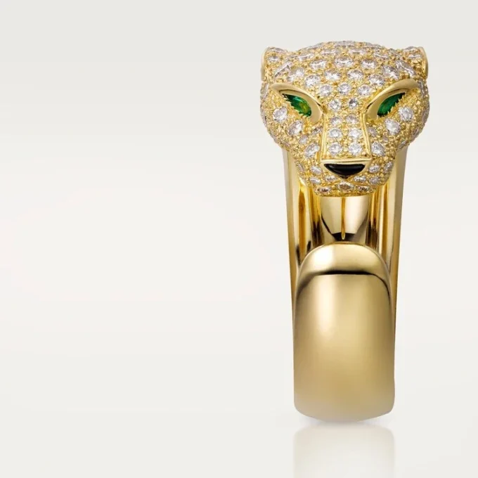 Bague Panthère de Cartier – Or jaune, diamants, émeraudes, onyx – Cartier