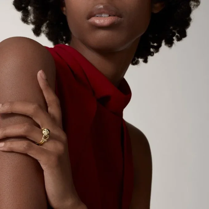 Bague Panthère de Cartier – Or jaune, laque, diamants, grenat tsavorite – Cartier