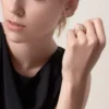 Bague Panthère de Cartier – Or jaune, émeraudes, onyx, diamants – Cartier