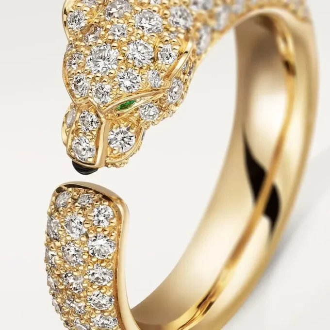 Bague Panthère de Cartier – Or jaune, émeraudes, onyx, diamants – Cartier