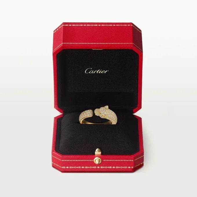 Bague Panthère de Cartier – Or jaune, émeraudes, onyx, diamants – Cartier