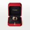 Bague Panthère de Cartier – Or rose, diamants, émeraudes, onyx – Cartier