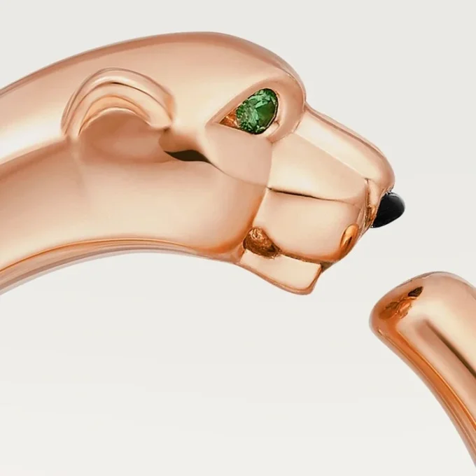 Bague Panthère de Cartier – Or rose, grenats tsavorites, onyx – Cartier