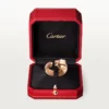 Bague Panthère de Cartier – Or rose, grenats tsavorites, onyx – Cartier
