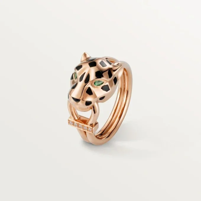 Bague Panthère de Cartier – Or rose, grenats tsavorites, onyx, laque noire, diamants – Cartier