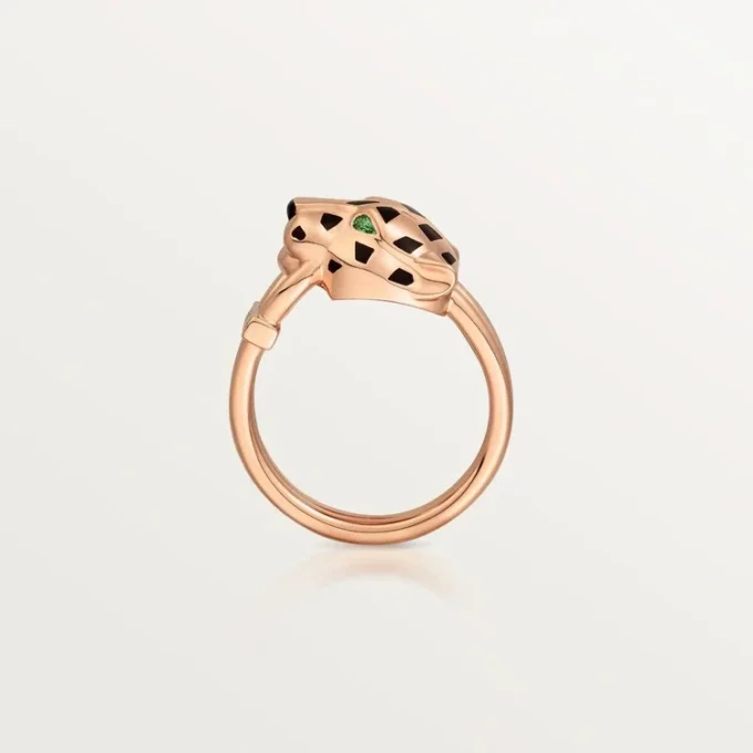 Bague Panthère de Cartier – Or rose, grenats tsavorites, onyx, laque noire, diamants – Cartier