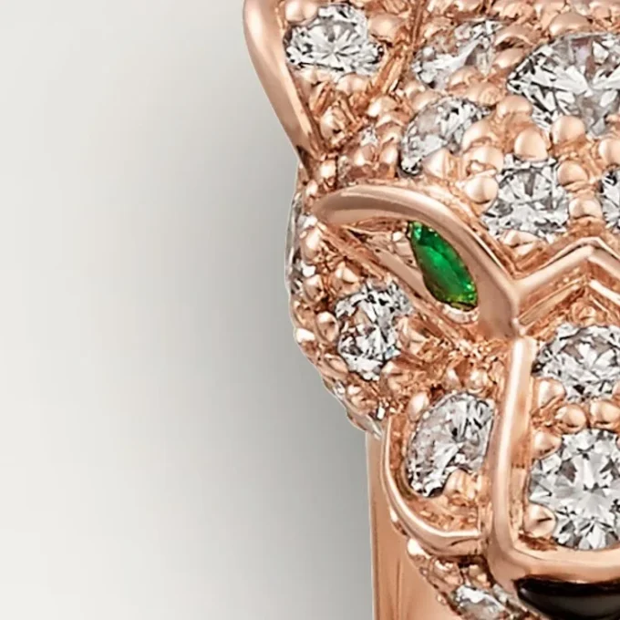 Bague Panthère de Cartier – Or rose, onyx, émeraudes, diamants – Cartier