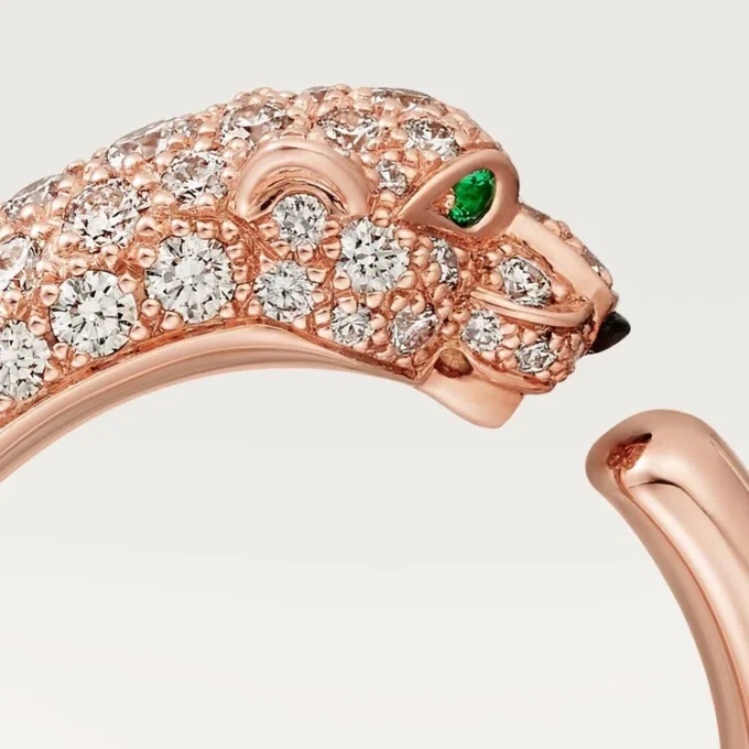 Bague Panthère de Cartier – Or rose, onyx, émeraudes, diamants – Cartier