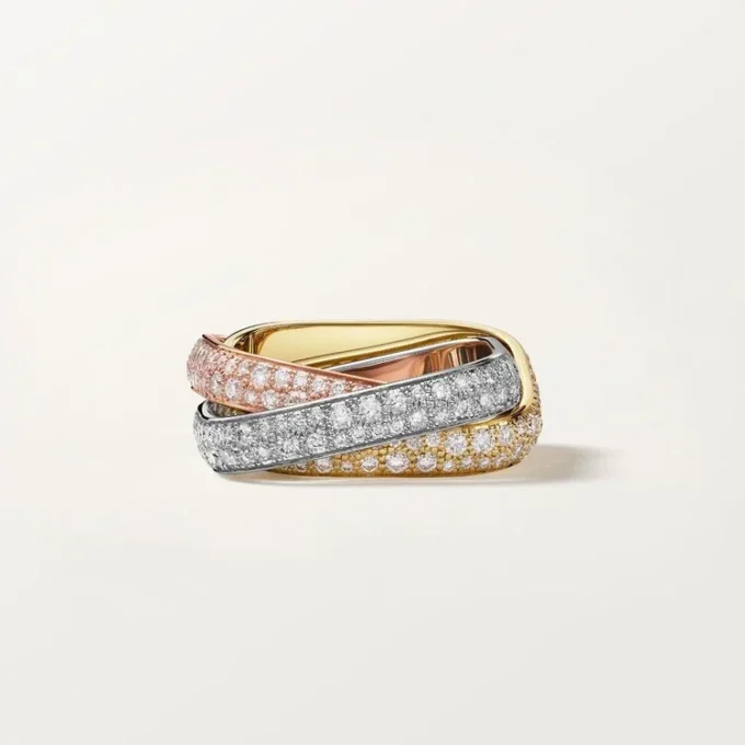 Bague Trinity Cushion, modèle classique, pavée Bague Trinity Cushion, modèle classique, pavée