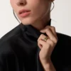 Bague Trinity, forme coussin, modèle classique Bague Trinity, forme coussin, modèle classique