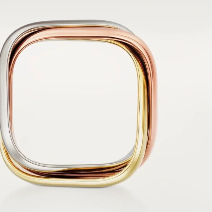 Bague Trinity, forme coussin, modèle classique Bague Trinity, forme coussin, modèle classique