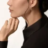 Boucles d&rsquo;oreilles créoles Clash de Cartier, petit modèle, pavées