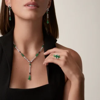 Boucles d&rsquo;oreilles En Équilibre, émeraude, pavées