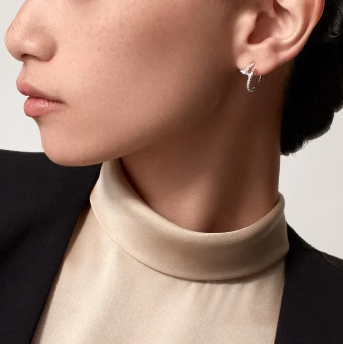 Boucles d&rsquo;oreilles Juste Un Clou – Or blanc, diamants – Cartier