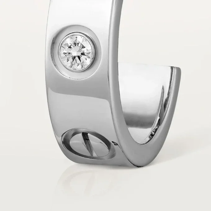 Boucles d&rsquo;oreilles Love, 2 diamants – Or blanc, Diamants – Cartier