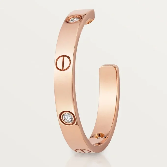 Boucles d&rsquo;oreilles Love – Or rose, diamant – Cartier