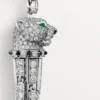 Boucles d&rsquo;oreilles Panthère de Cartier, émeraudes, pavées