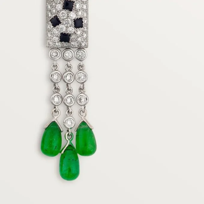 Boucles d&rsquo;oreilles Panthère de Cartier – Or blanc, émeraudes, onyx, diamants – Cartier