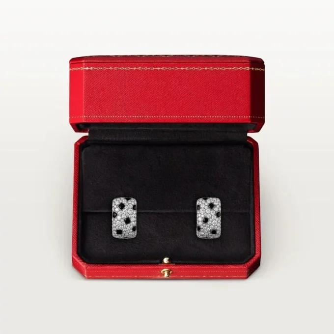 Boucles d&rsquo;oreilles Panthère de Cartier – Or blanc, onyx, diamants – Cartier
