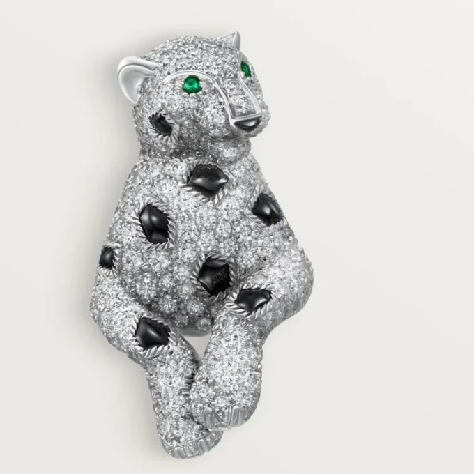Boucles d&rsquo;oreilles Panthère de Cartier, pavées