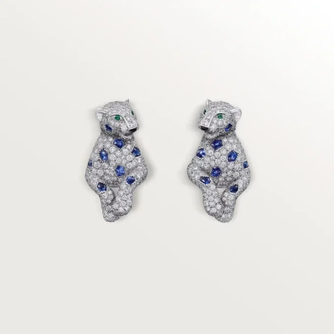 Boucles d&rsquo;oreilles Panthère de Cartier, saphirs, pavées