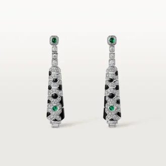 Boucles d&rsquo;oreilles [Sur]Naturel – Or blanc, émeraudes, onyx, diamants – Cartier