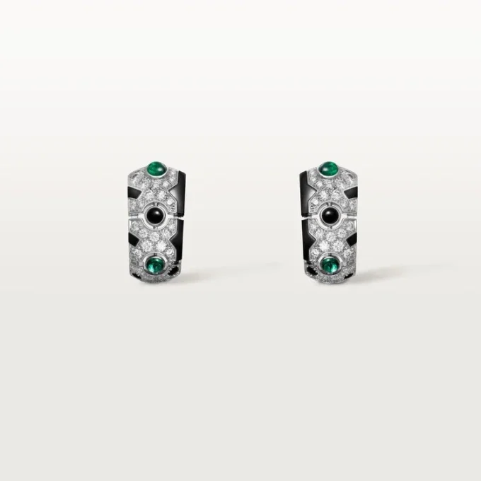 Boucles d&rsquo;oreilles [Sur]Naturel – Or blanc, émeraudes, onyx, diamants – Cartier